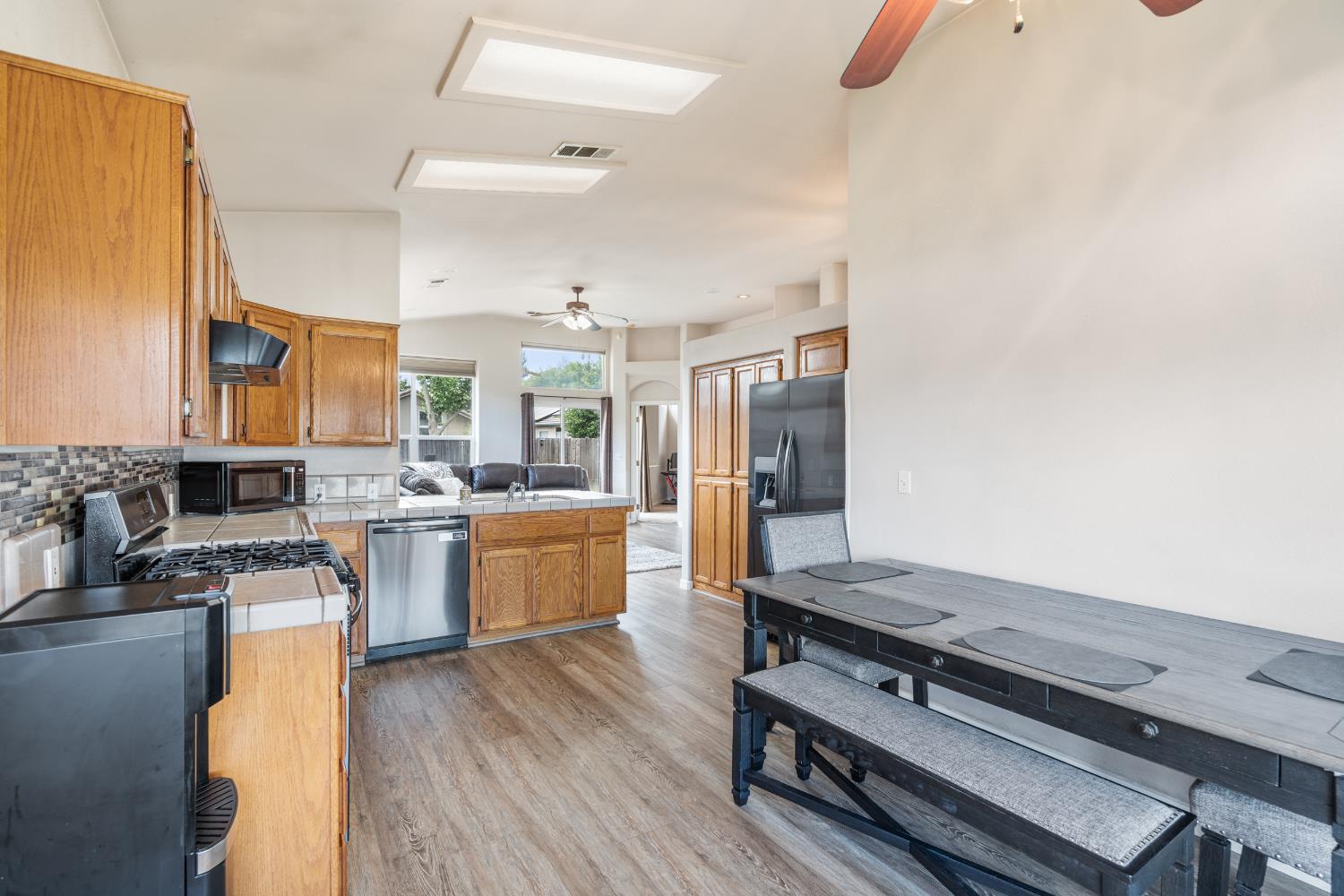 1607 North Sol Court, Visalia, CA 93292