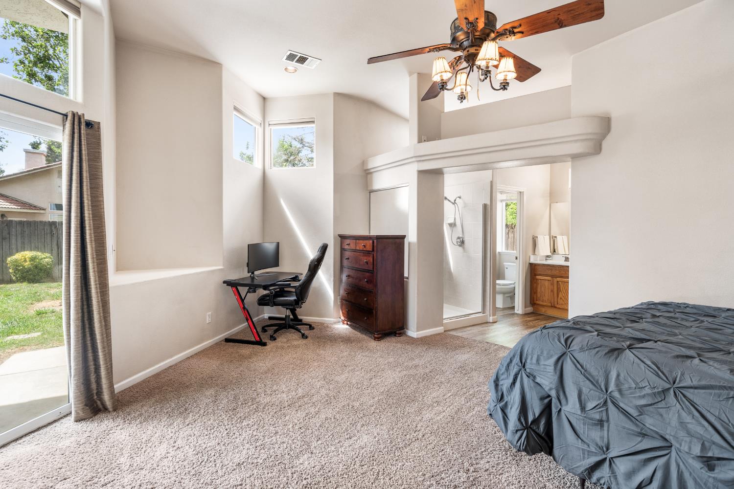 1607 North Sol Court, Visalia, CA 93292