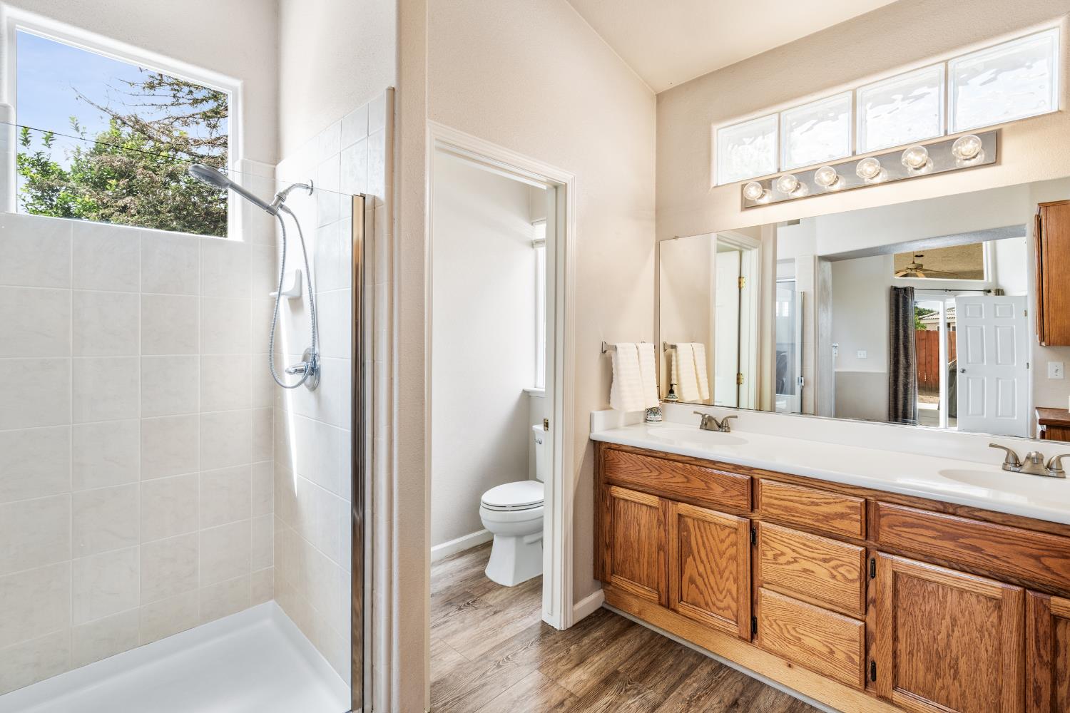 1607 North Sol Court, Visalia, CA 93292