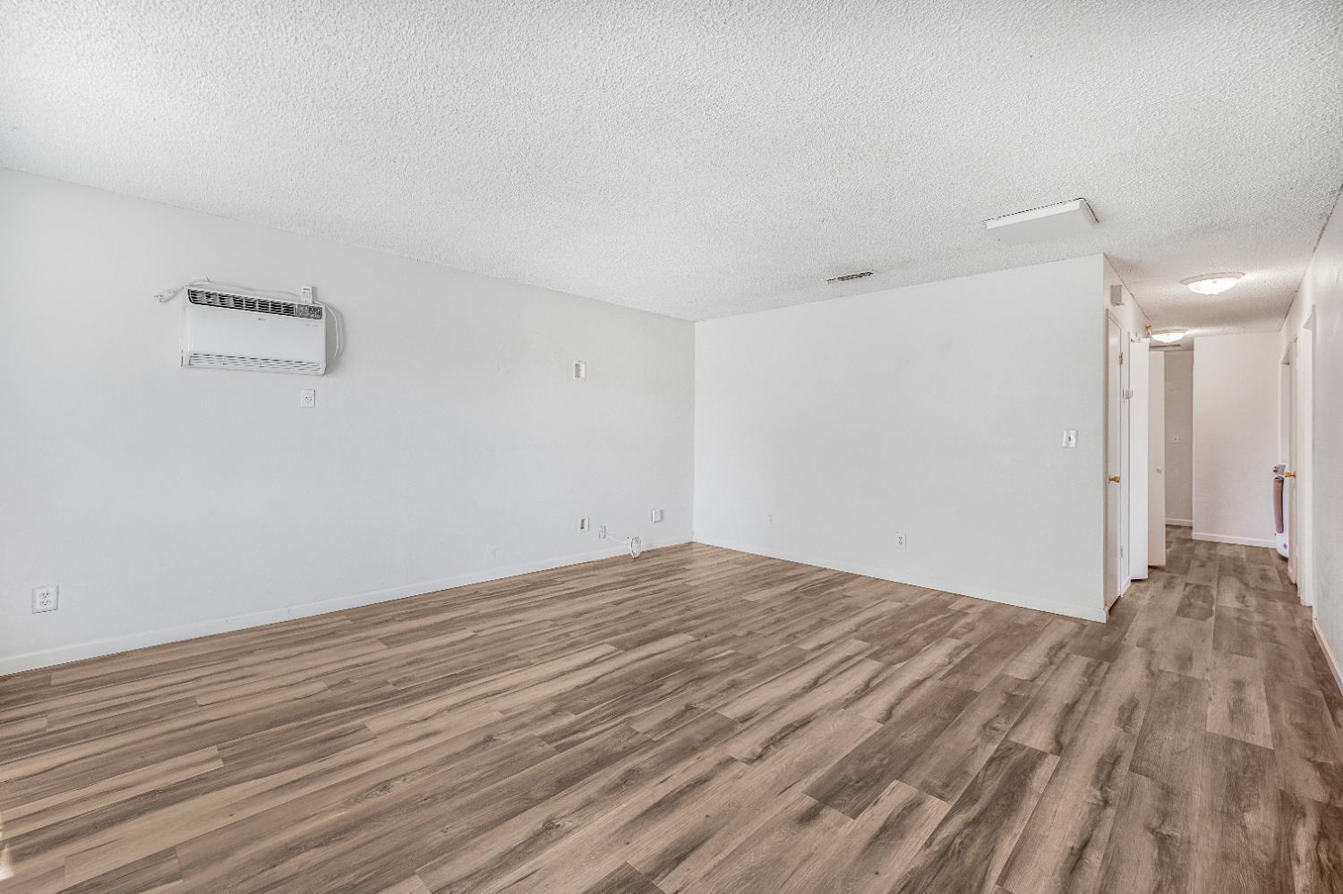 12476 W F St, Biola, CA 93606