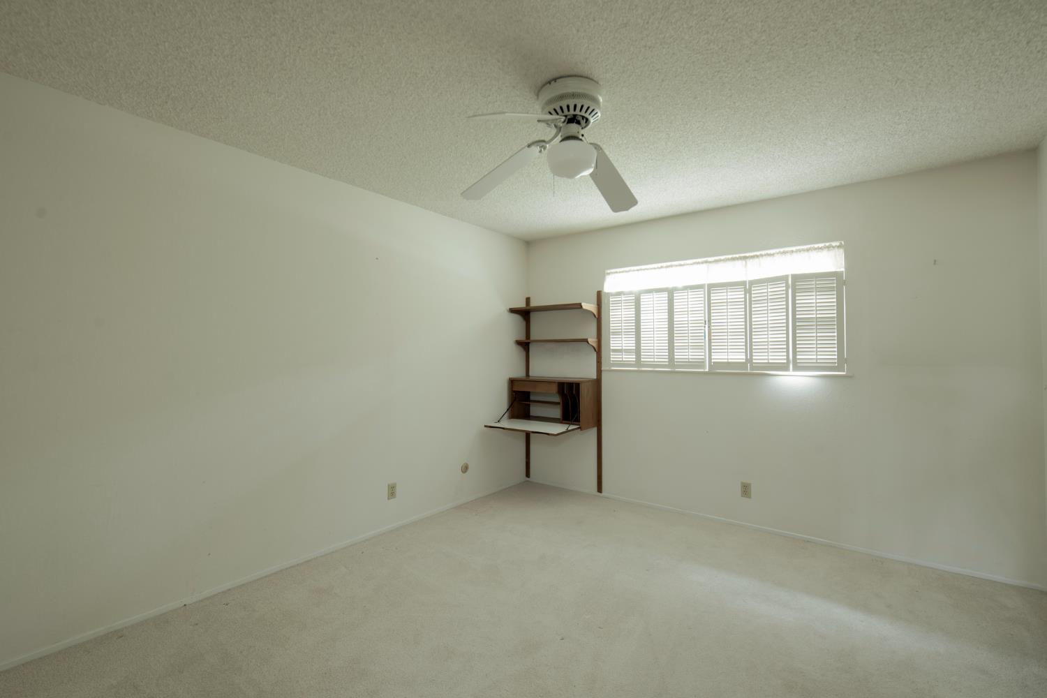 1620 W Vartikian Ave, Fresno, CA 93711