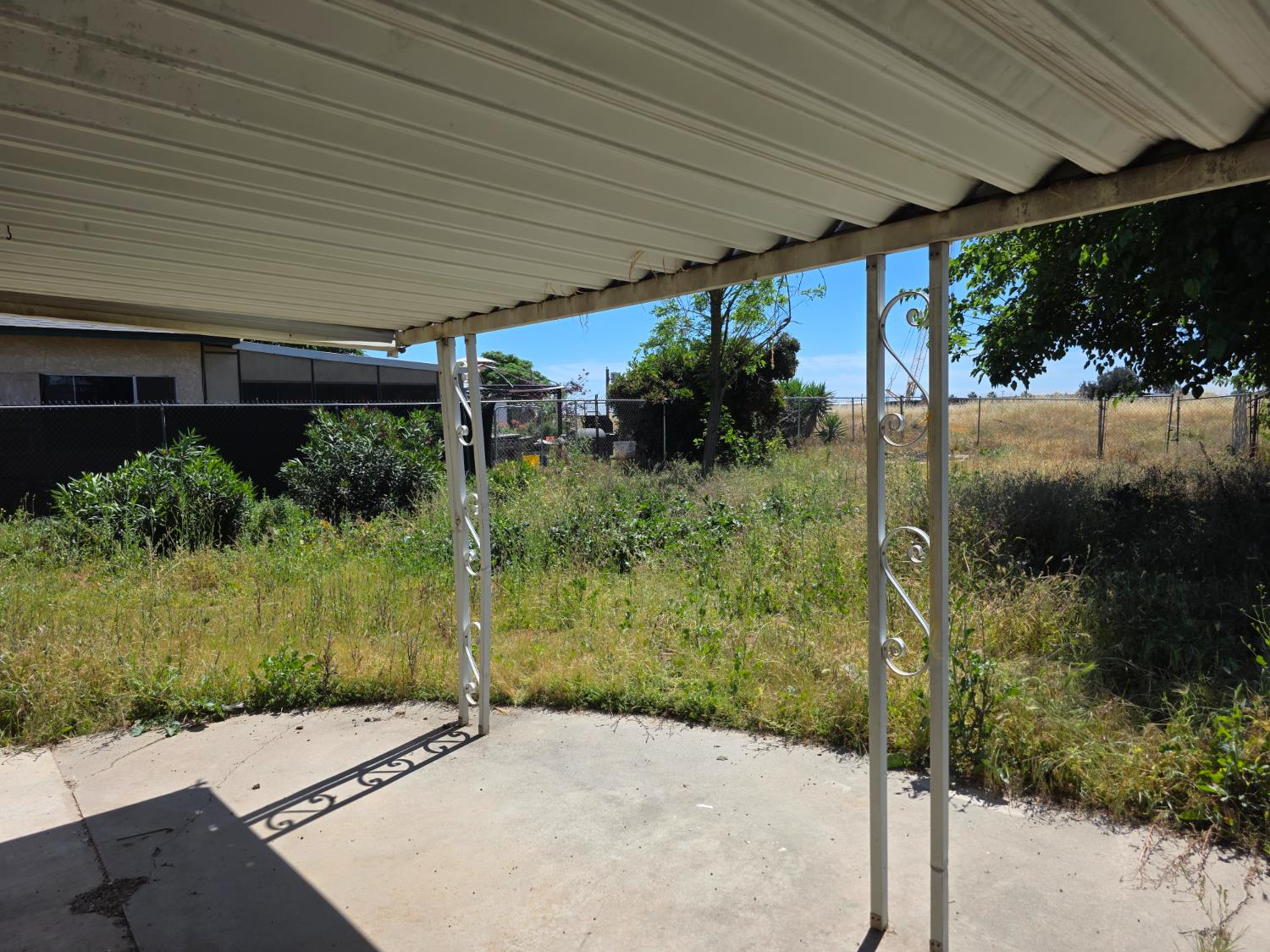 6749 N Weber Ave, Fresno, CA 93722