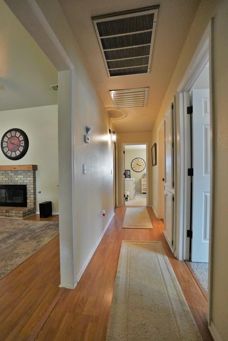 335 Kenwood Dr, Lemoore, CA 93245