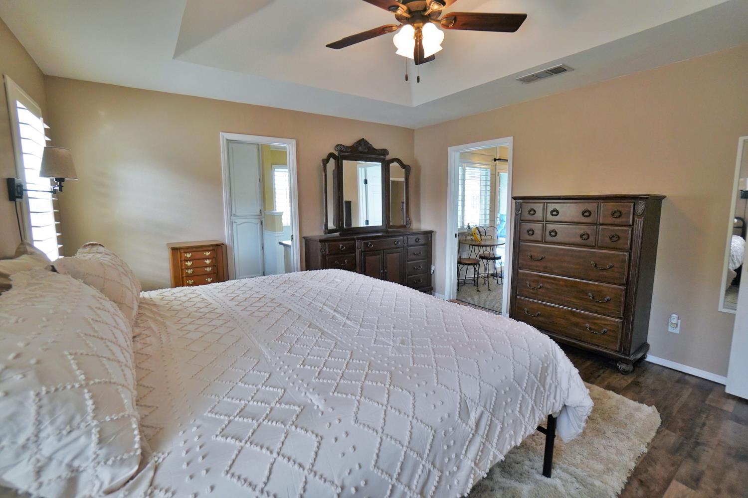 335 Kenwood Dr, Lemoore, CA 93245