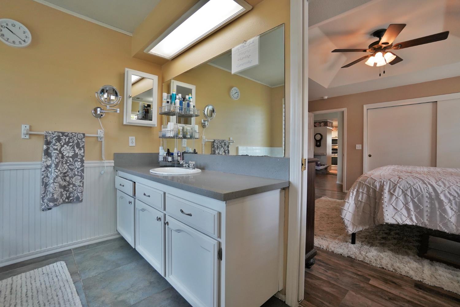 335 Kenwood Dr, Lemoore, CA 93245