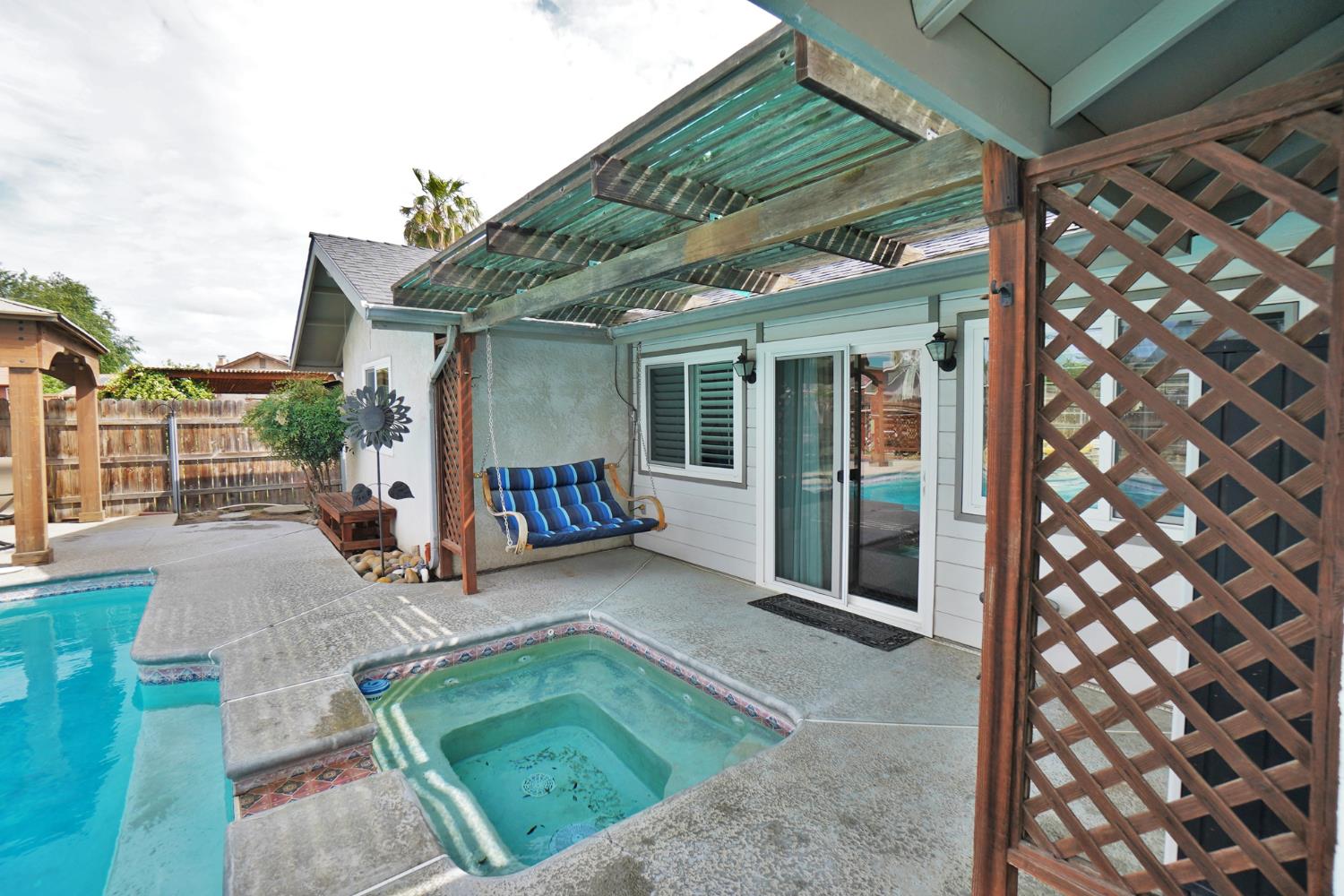 335 Kenwood Dr, Lemoore, CA 93245