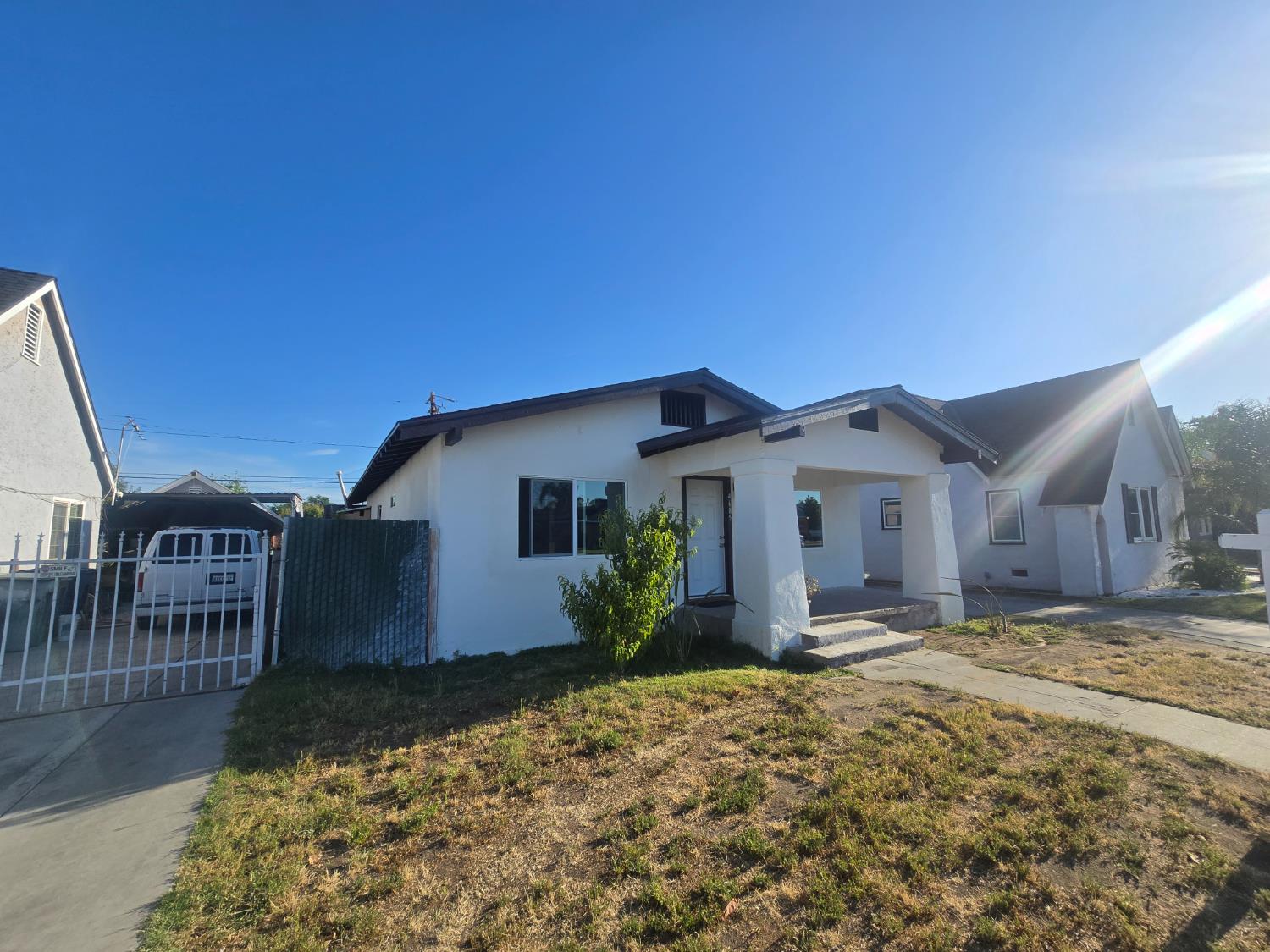 4685 E tulare, Fresno, CA 93702