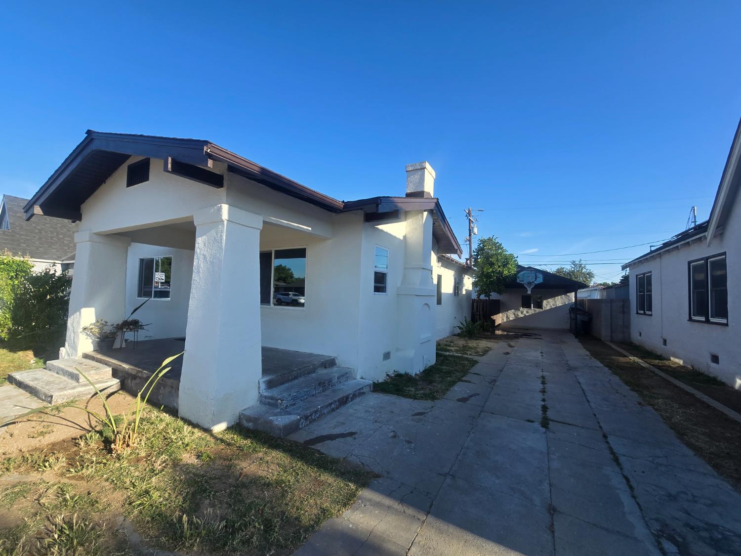 4685 E tulare, Fresno, CA 93702