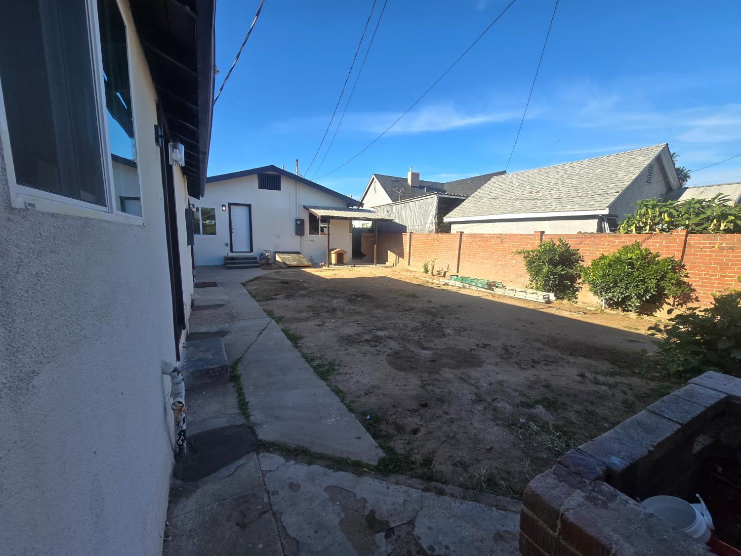 4685 E tulare, Fresno, CA 93702