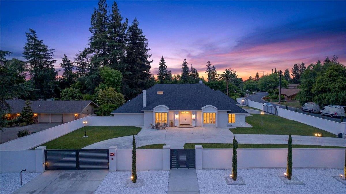 5261 N Van Ness Blvd, Fresno, CA 93711