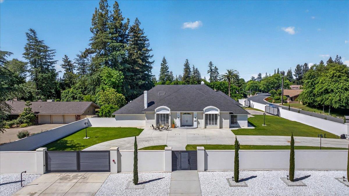 5261 N Van Ness Blvd, Fresno, CA 93711