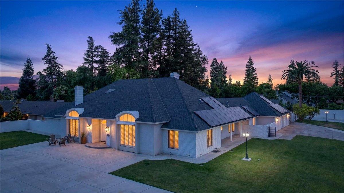 5261 N Van Ness Blvd, Fresno, CA 93711