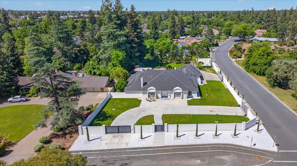 5261 N Van Ness Blvd, Fresno, CA 93711