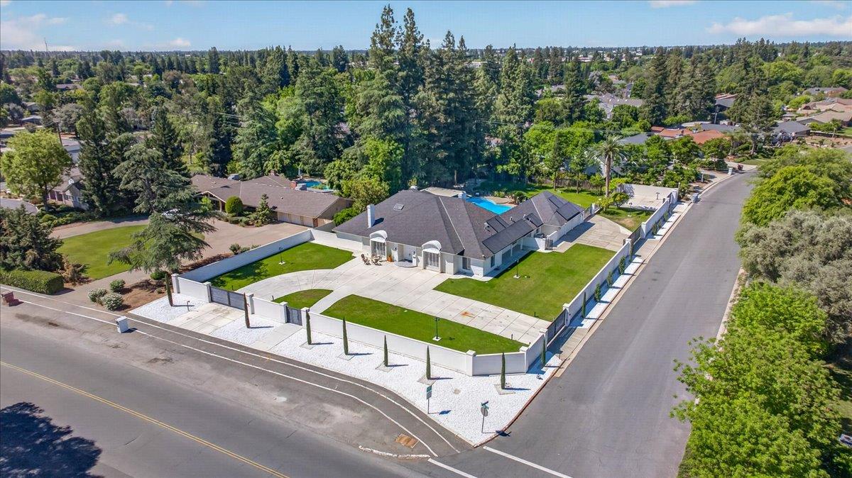 5261 N Van Ness Blvd, Fresno, CA 93711