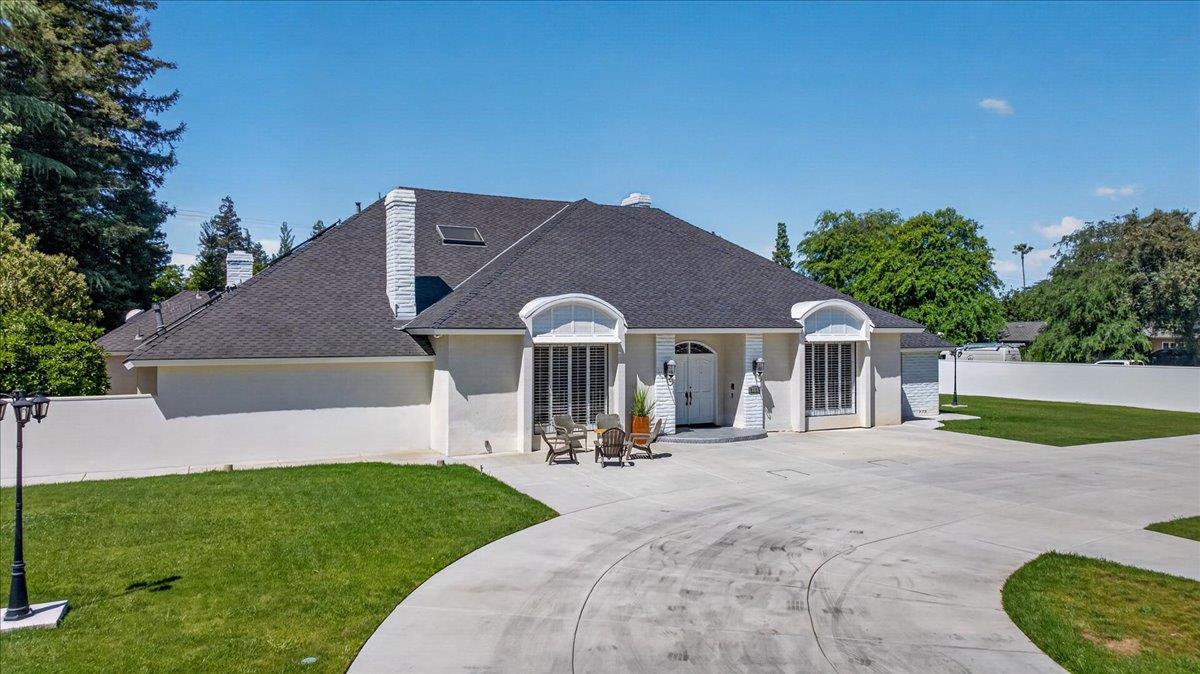 5261 N Van Ness Blvd, Fresno, CA 93711