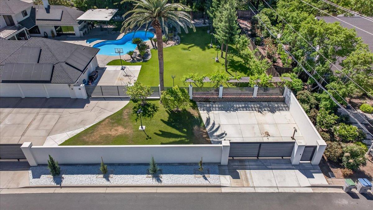 5261 N Van Ness Blvd, Fresno, CA 93711