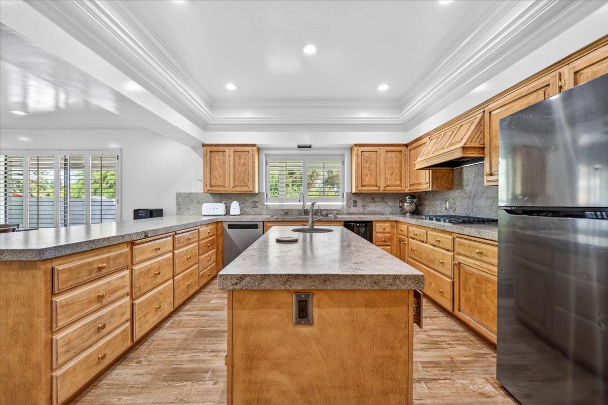 5261 N Van Ness Blvd, Fresno, CA 93711