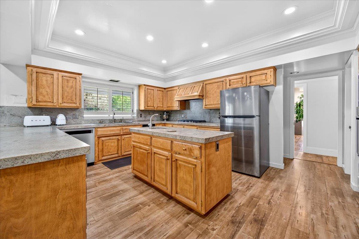 5261 N Van Ness Blvd, Fresno, CA 93711