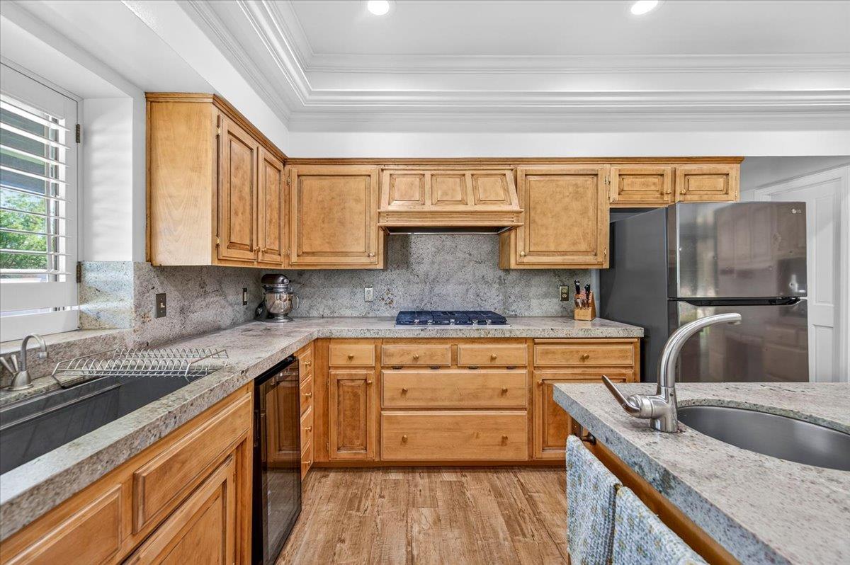 5261 N Van Ness Blvd, Fresno, CA 93711