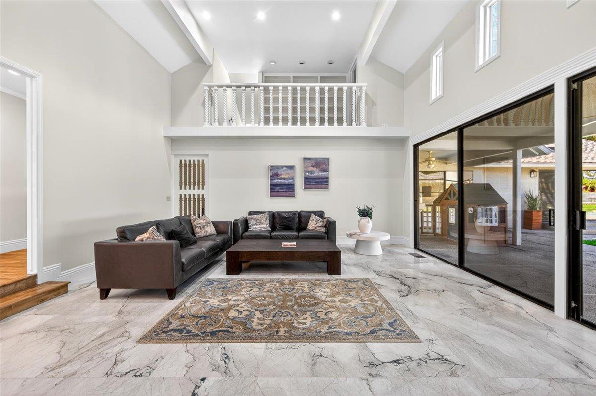 5261 N Van Ness Blvd, Fresno, CA 93711