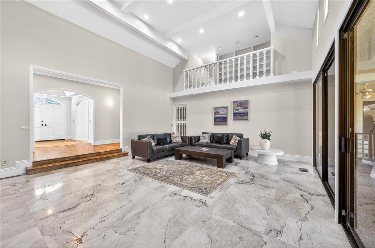 5261 N Van Ness Blvd, Fresno, CA 93711