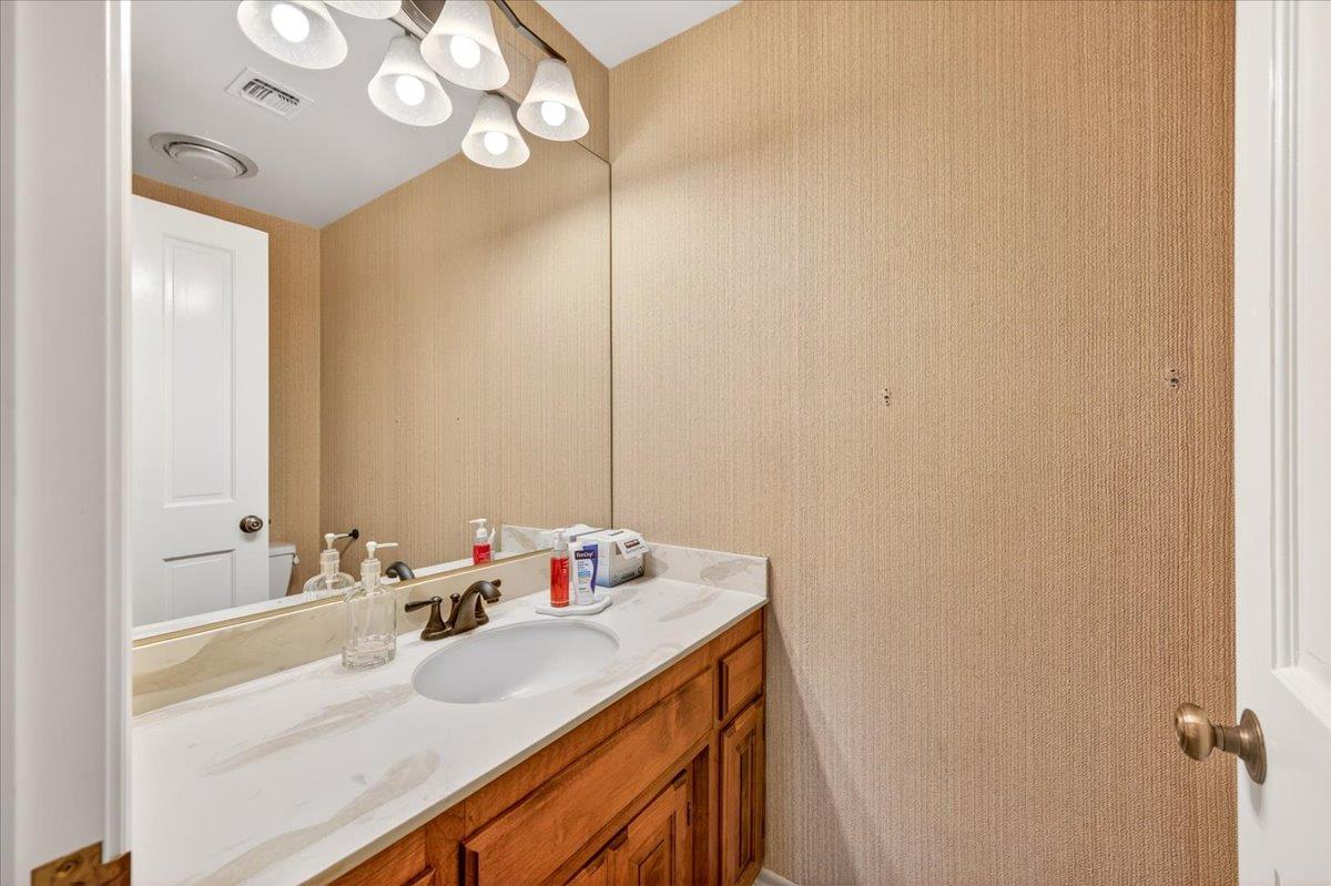 5261 N Van Ness Blvd, Fresno, CA 93711