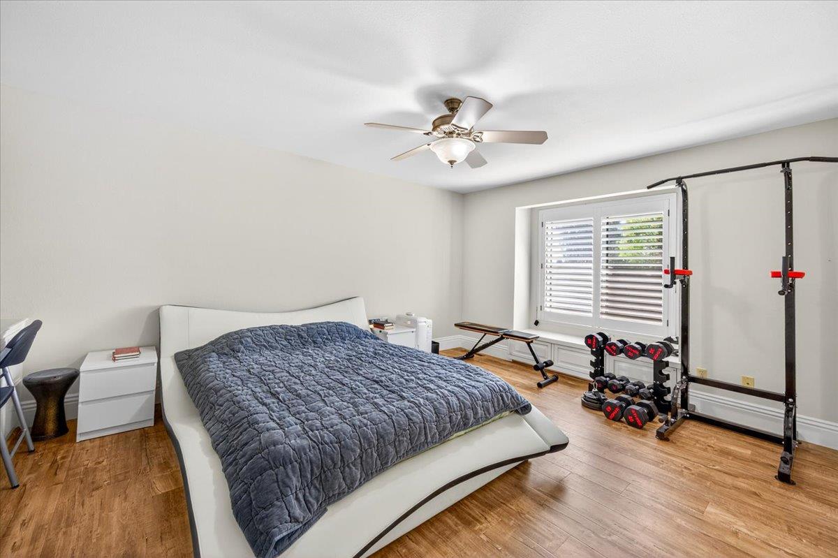 5261 N Van Ness Blvd, Fresno, CA 93711