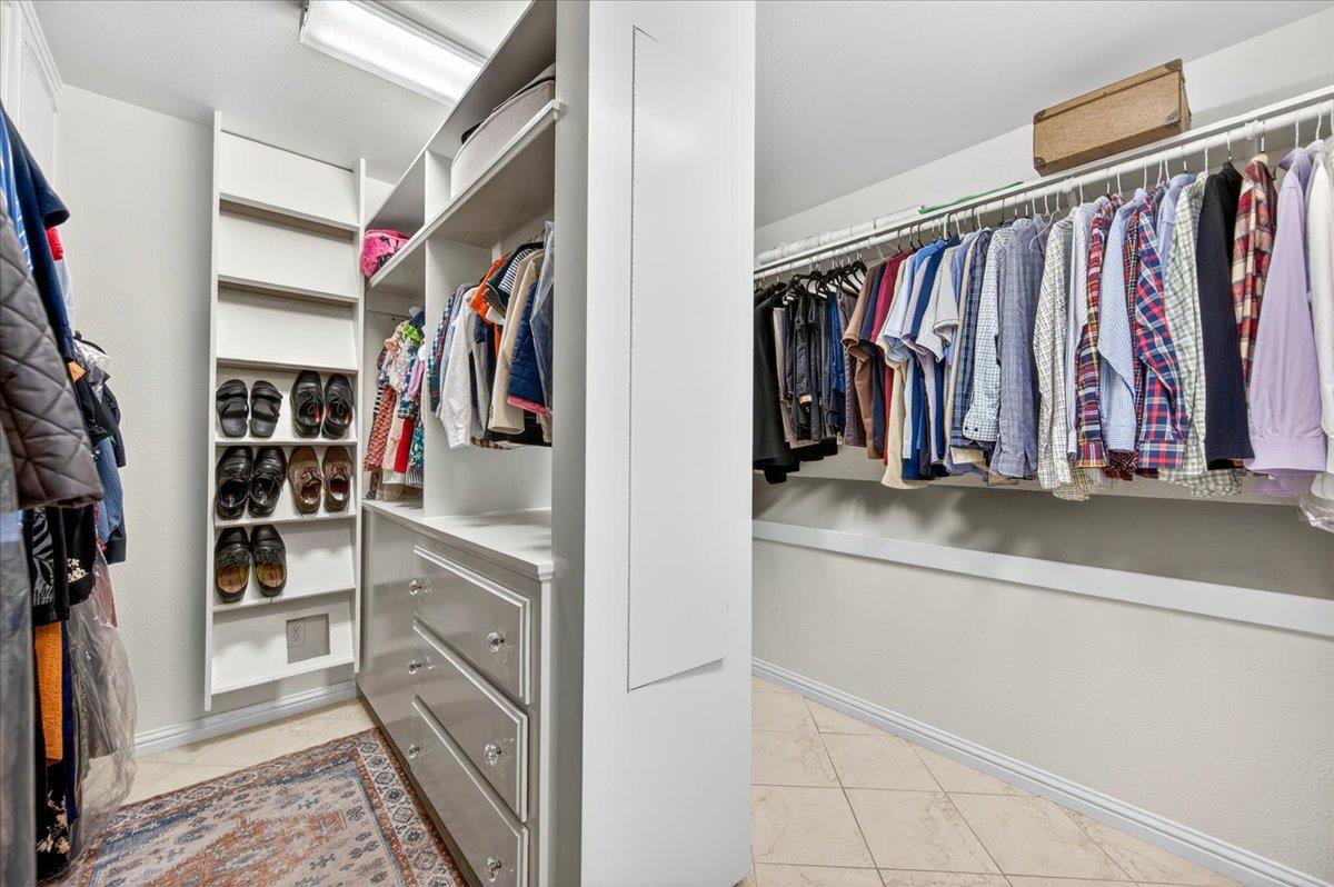 5261 N Van Ness Blvd, Fresno, CA 93711