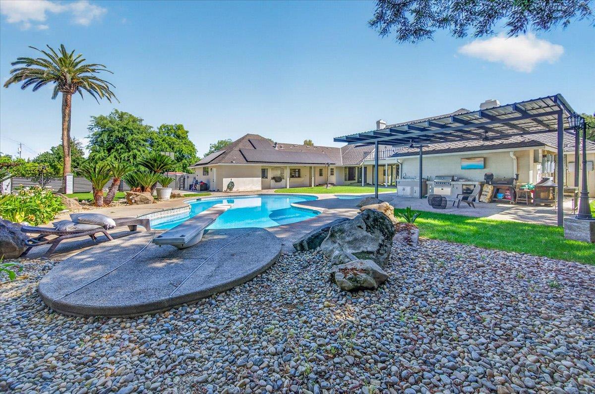 5261 N Van Ness Blvd, Fresno, CA 93711