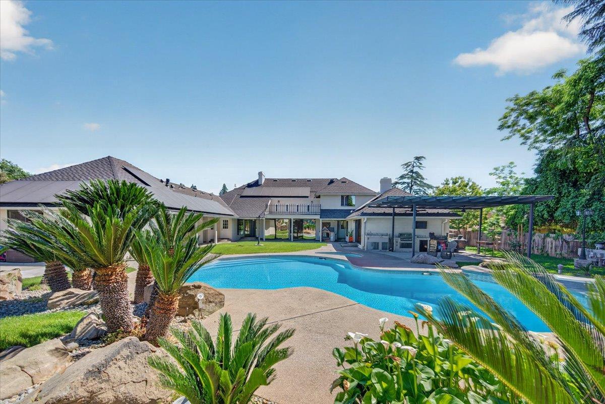 5261 N Van Ness Blvd, Fresno, CA 93711