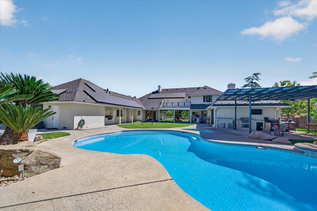 5261 N Van Ness Blvd, Fresno, CA 93711