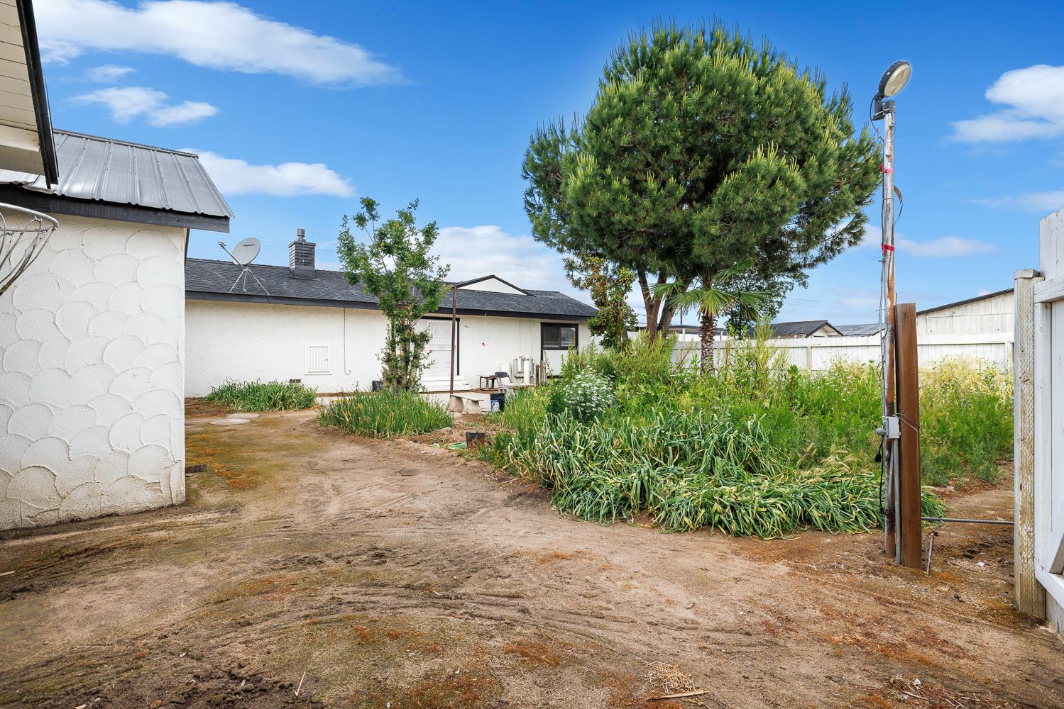 11171 Highway 145, Madera, CA 93637