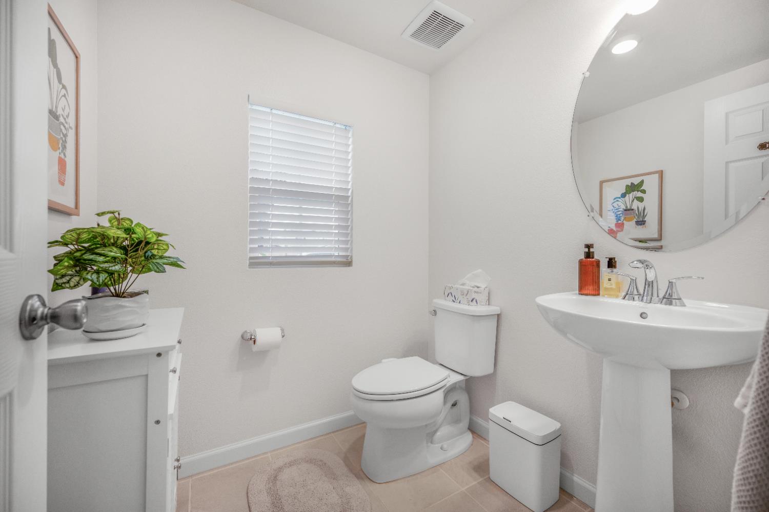 6648 E Washington Ave, Fresno, CA 93727