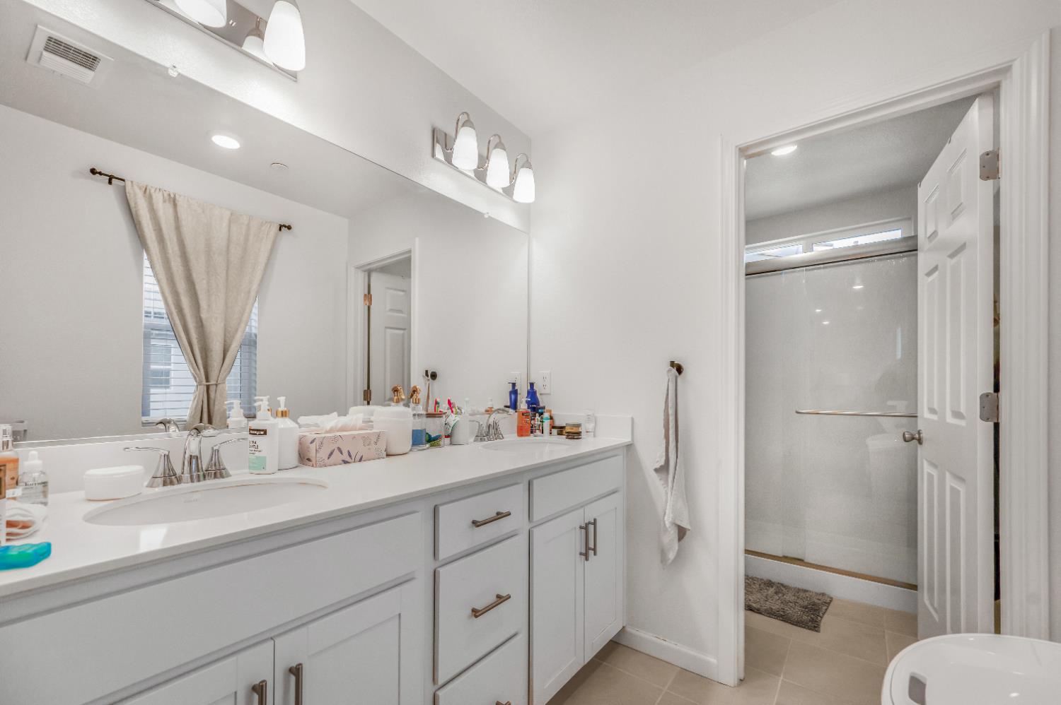 6648 E Washington Ave, Fresno, CA 93727