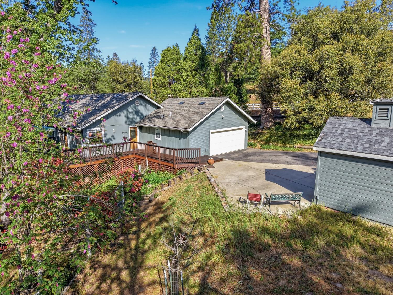 37927 China Creek Rd, Oakhurst, CA 93644