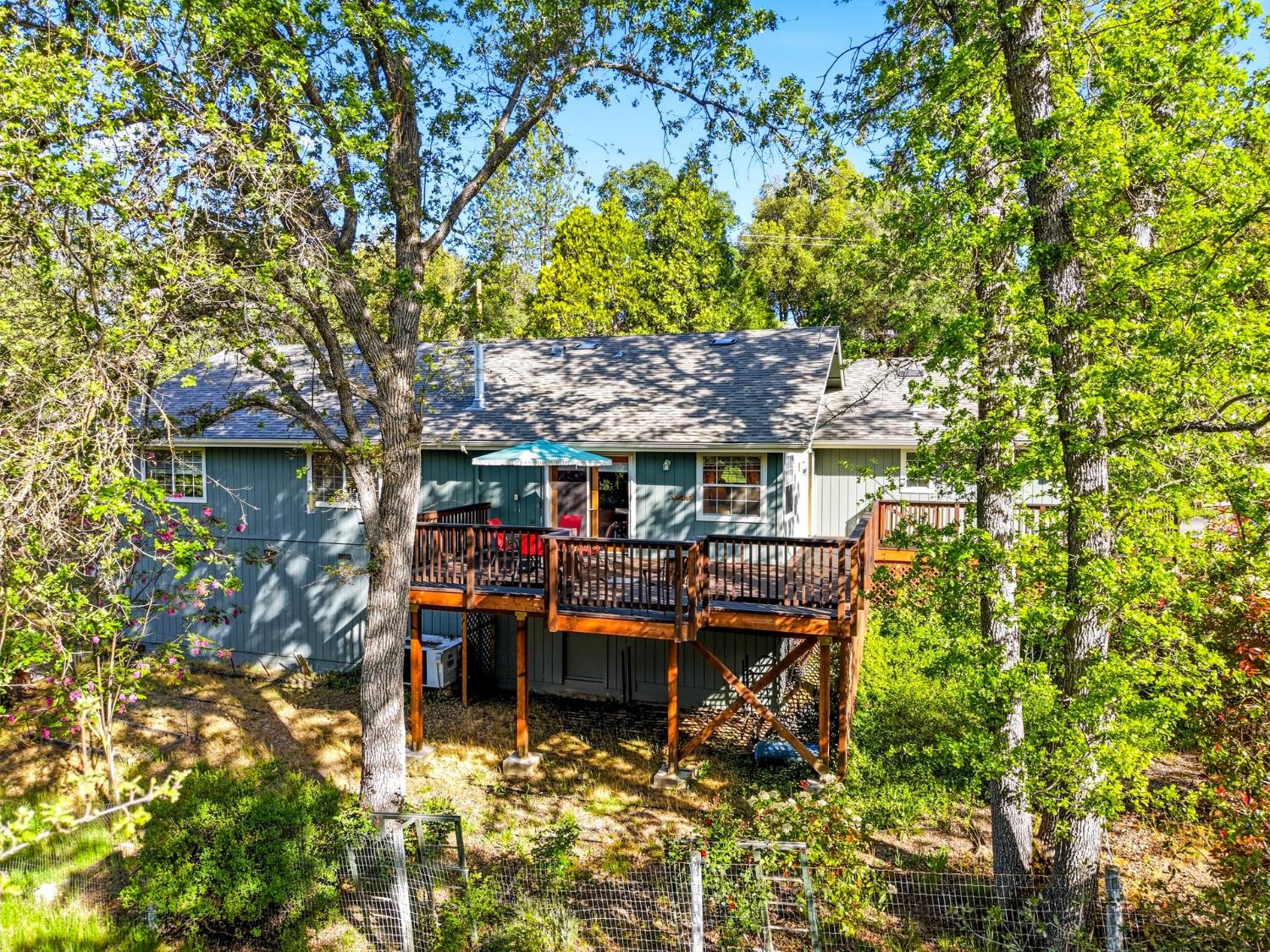 37927 China Creek Rd, Oakhurst, CA 93644