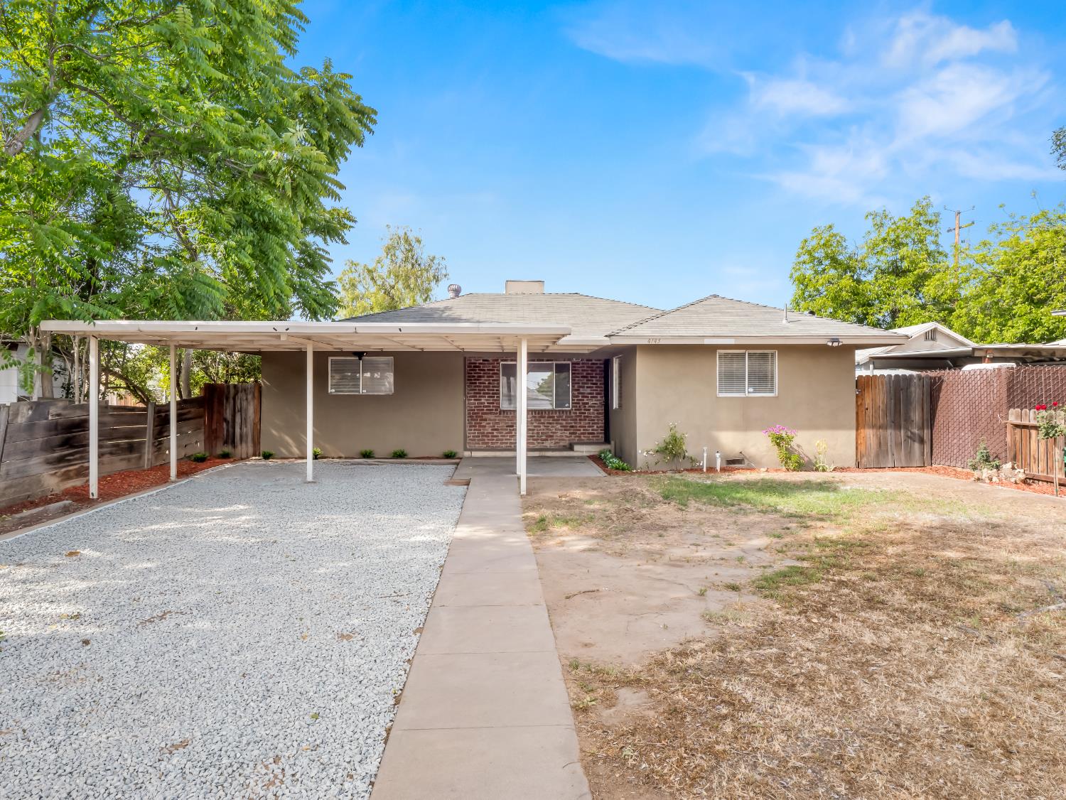 4743 E Lane Ave, Fresno, CA 93702