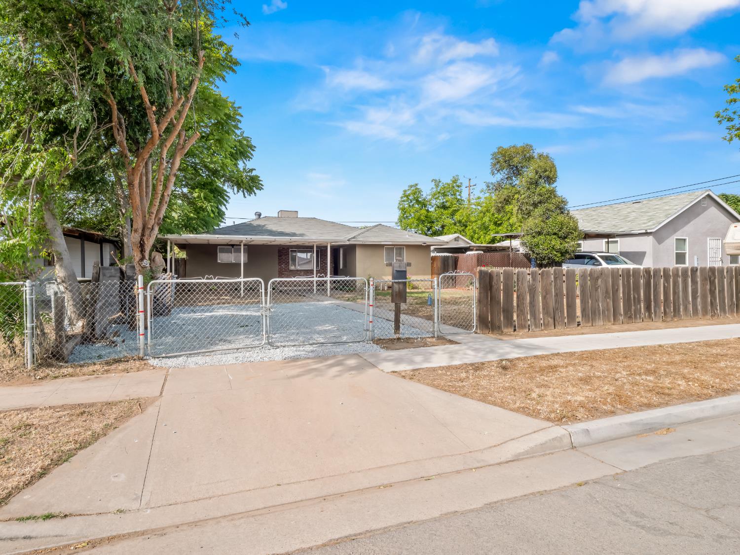 4743 E Lane Ave, Fresno, CA 93702