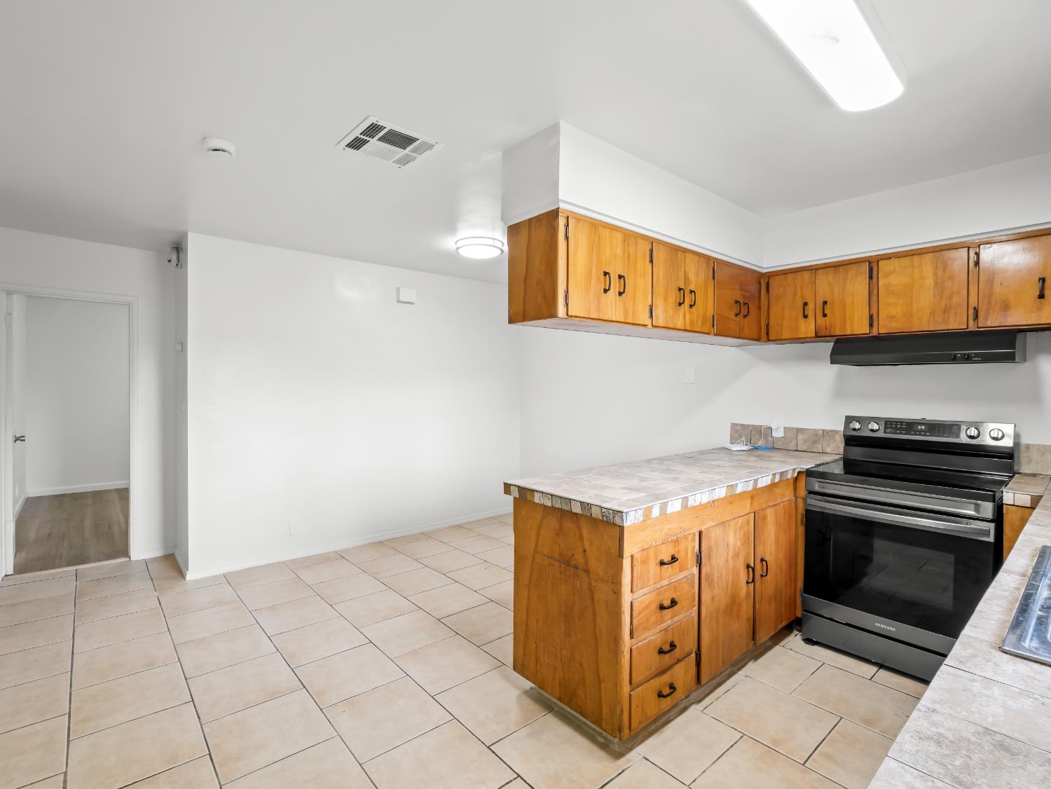 4743 E Lane Ave, Fresno, CA 93702