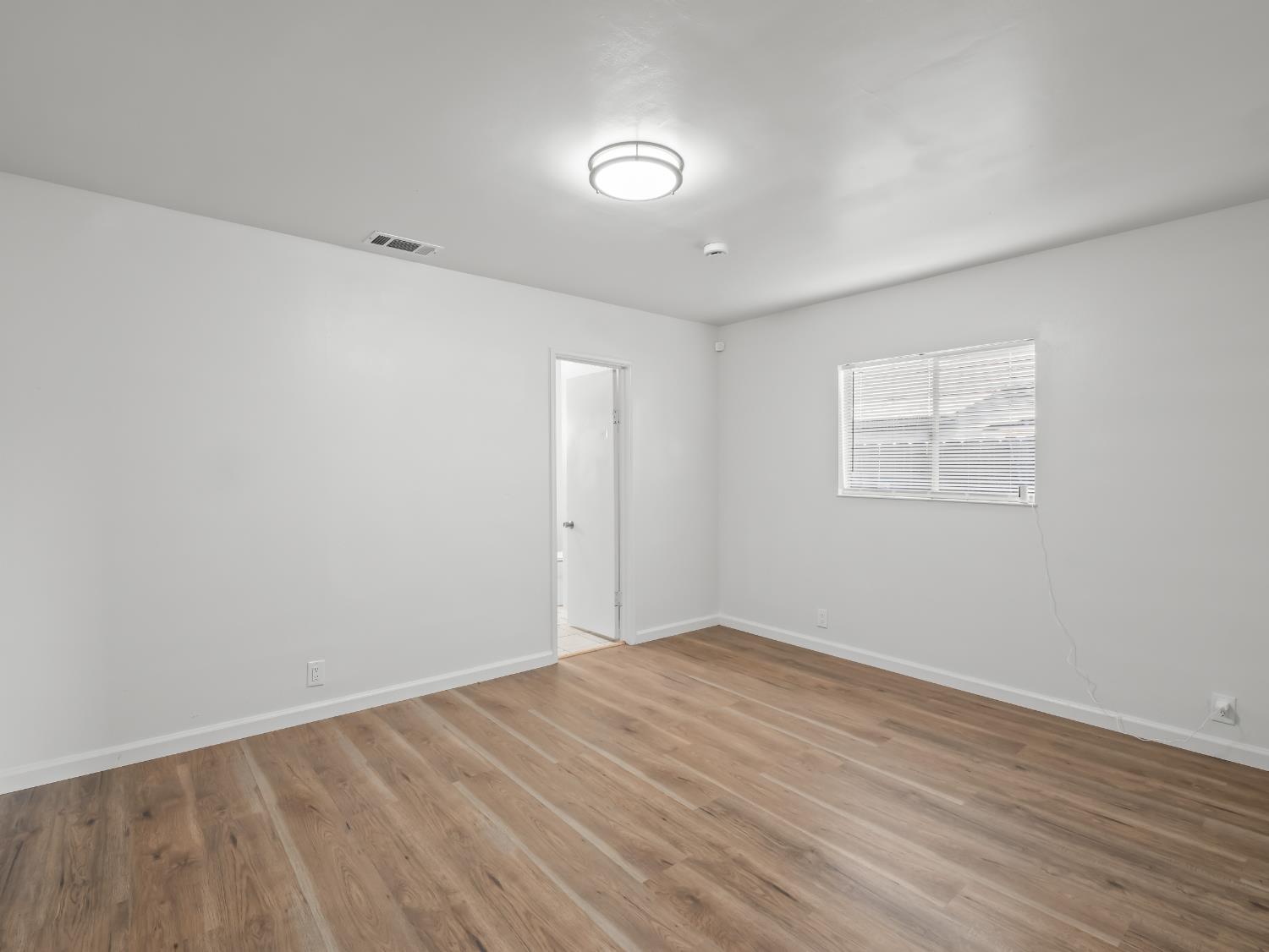 4743 E Lane Ave, Fresno, CA 93702