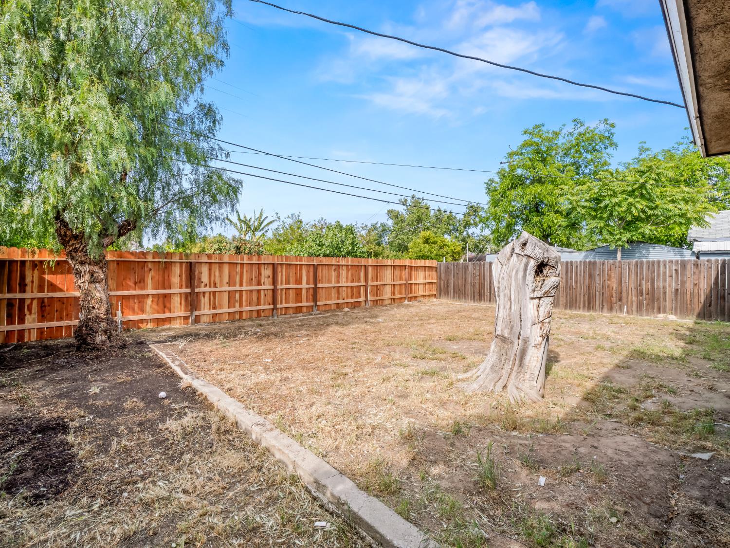 4743 E Lane Ave, Fresno, CA 93702