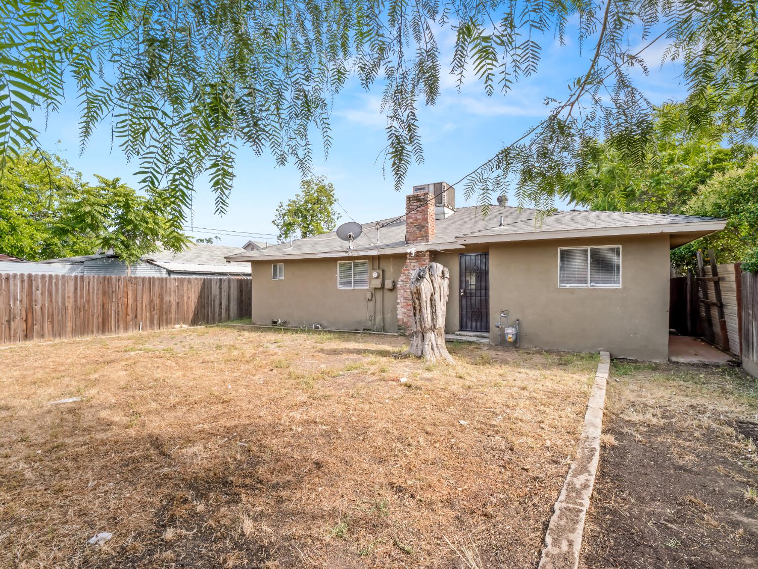 4743 E Lane Ave, Fresno, CA 93702