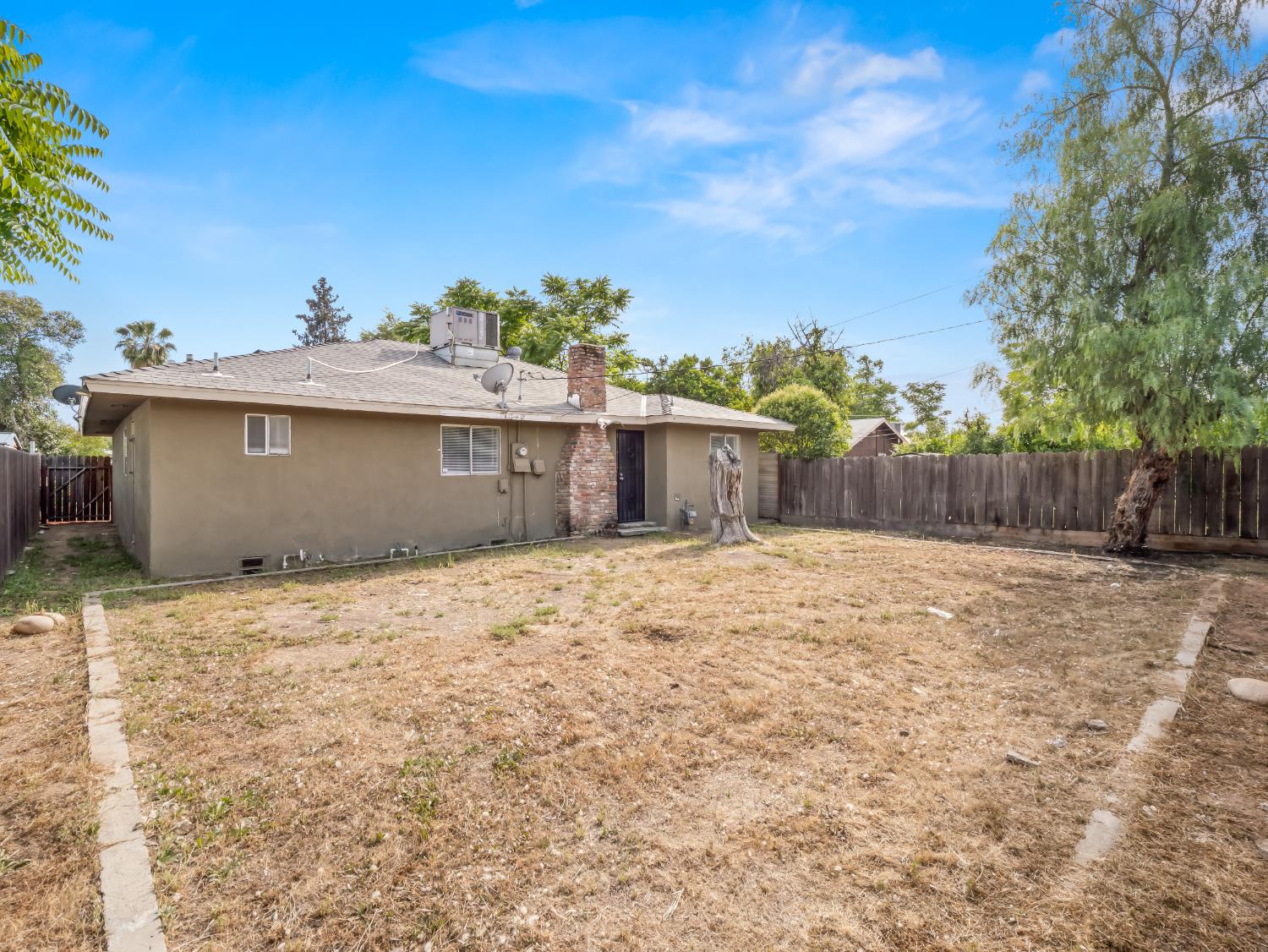 4743 E Lane Ave, Fresno, CA 93702