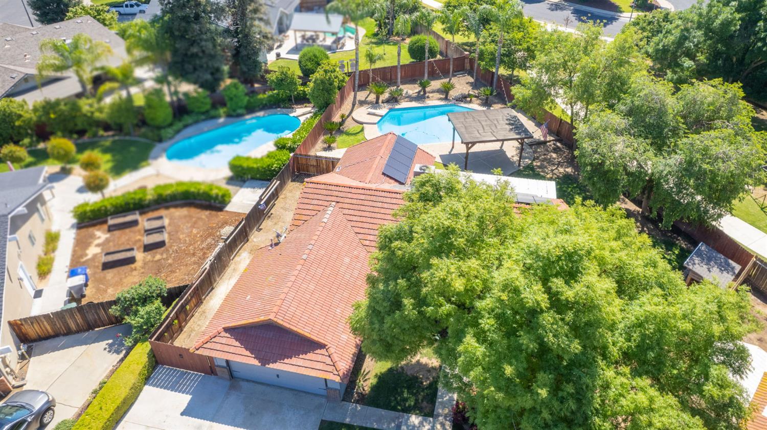 2250 Escalon Ave, Clovis, CA 93611