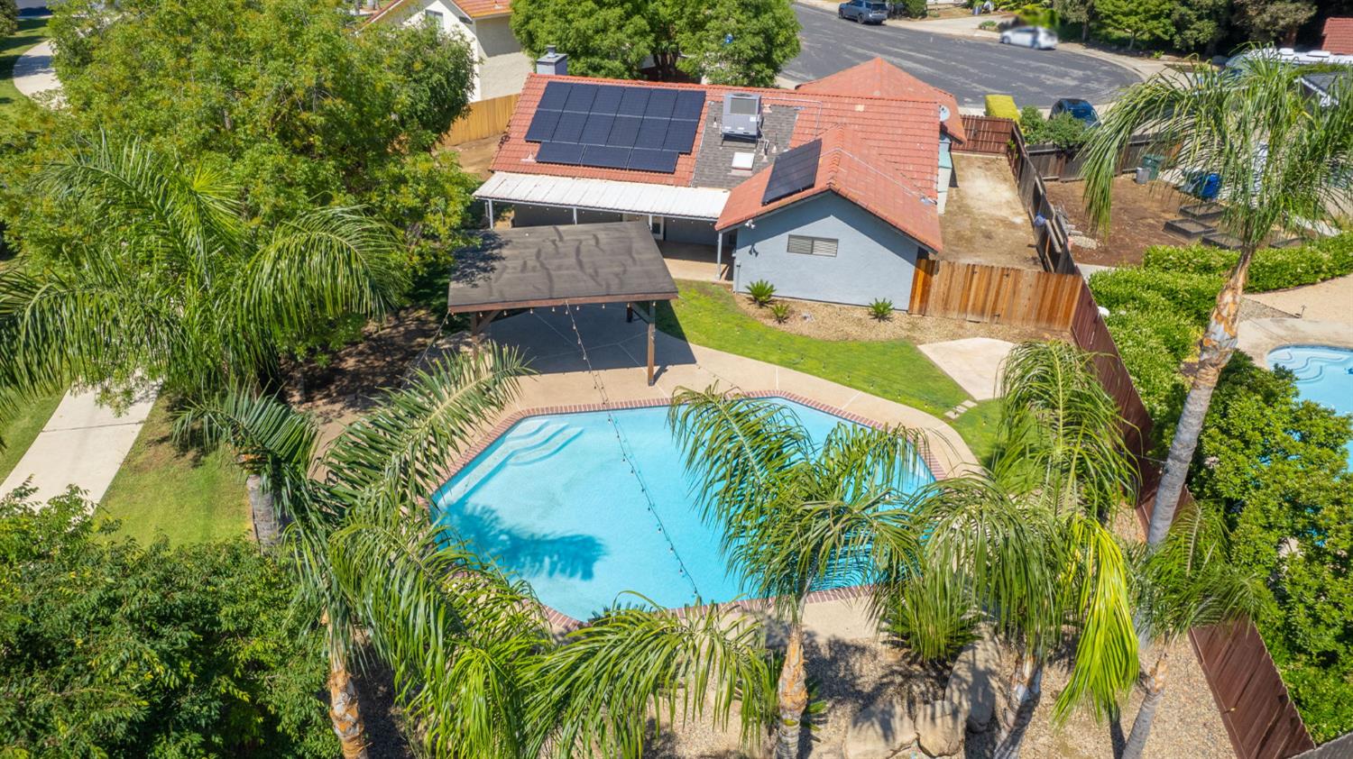 2250 Escalon Ave, Clovis, CA 93611