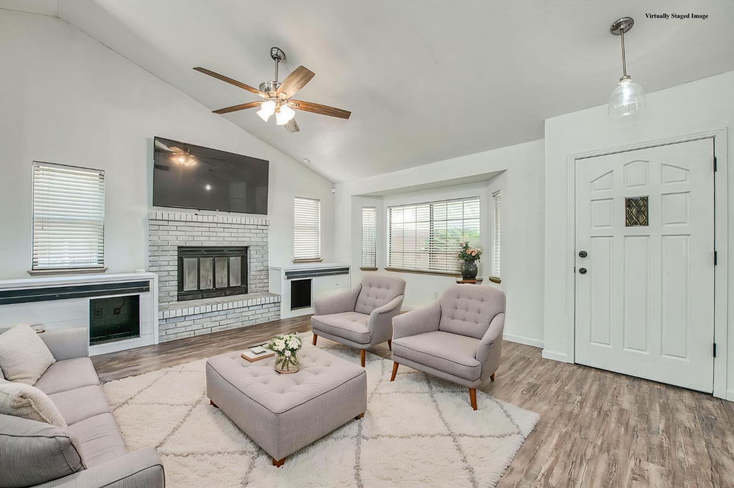 2250 Escalon Ave, Clovis, CA 93611