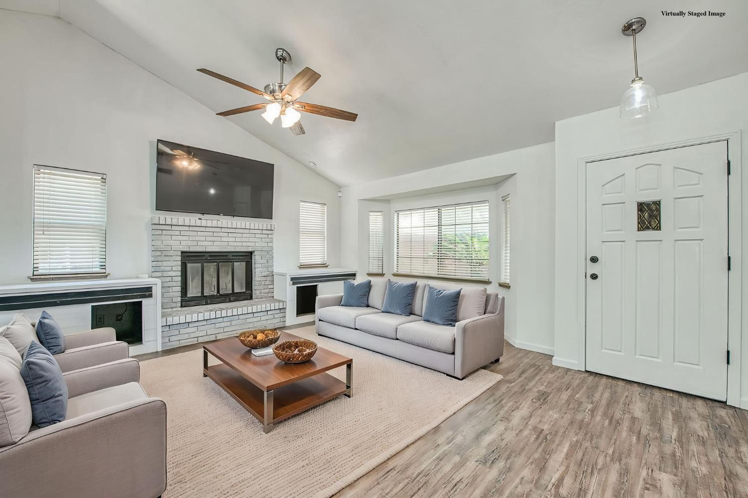 2250 Escalon Ave, Clovis, CA 93611