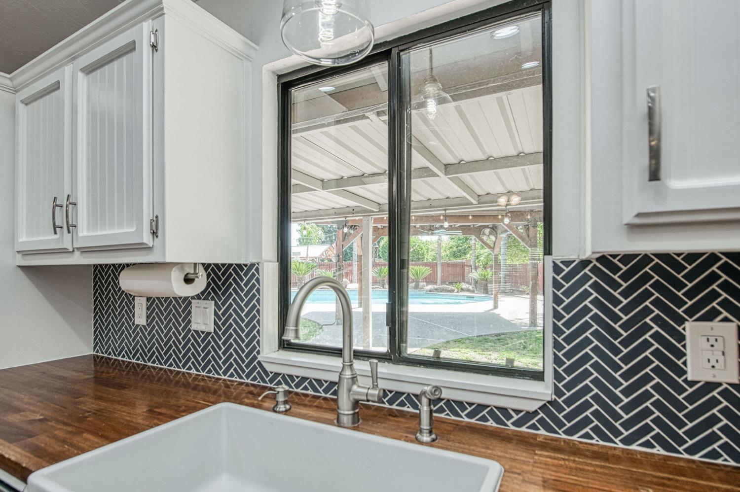 2250 Escalon Ave, Clovis, CA 93611