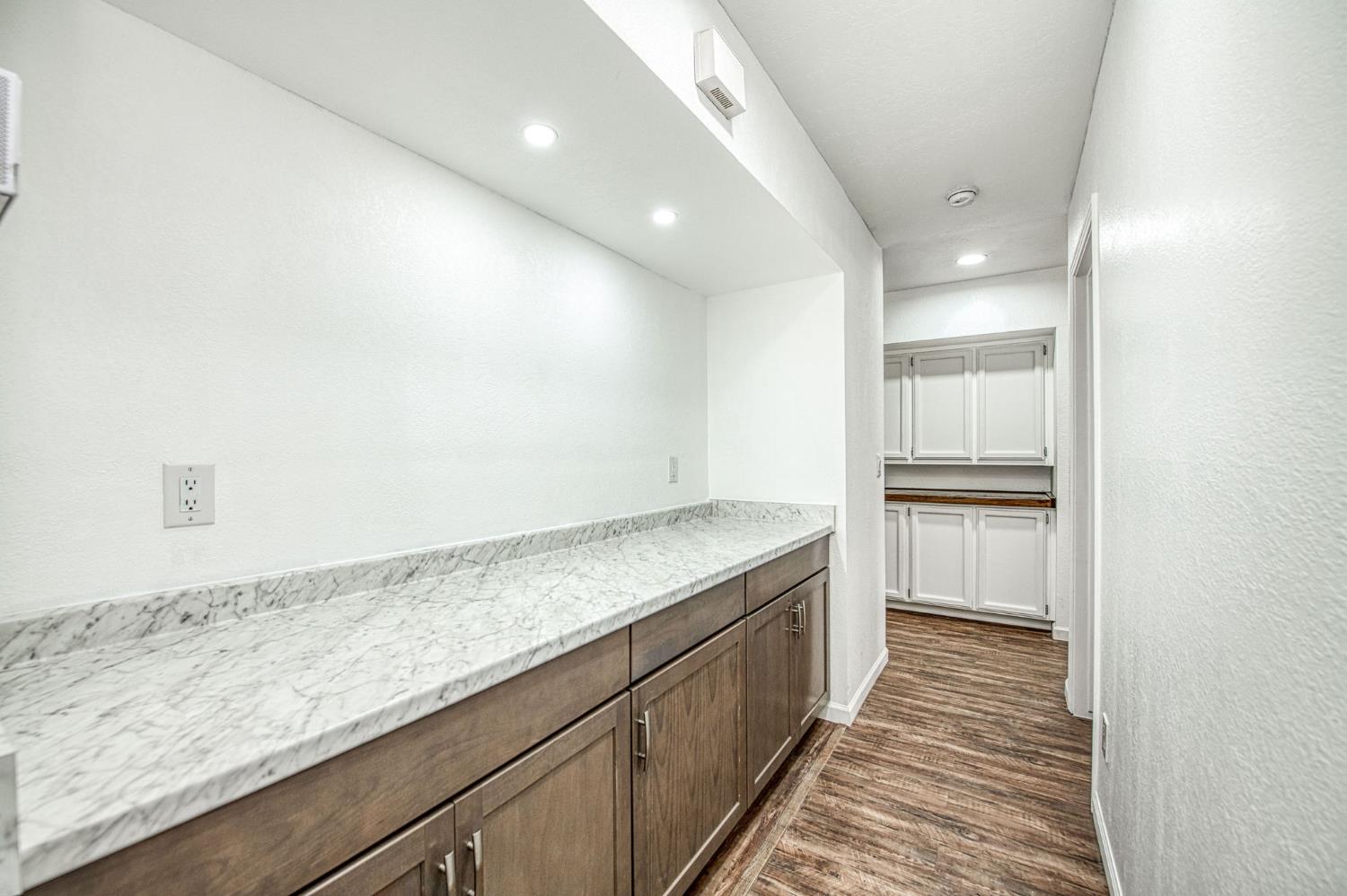 2250 Escalon Ave, Clovis, CA 93611