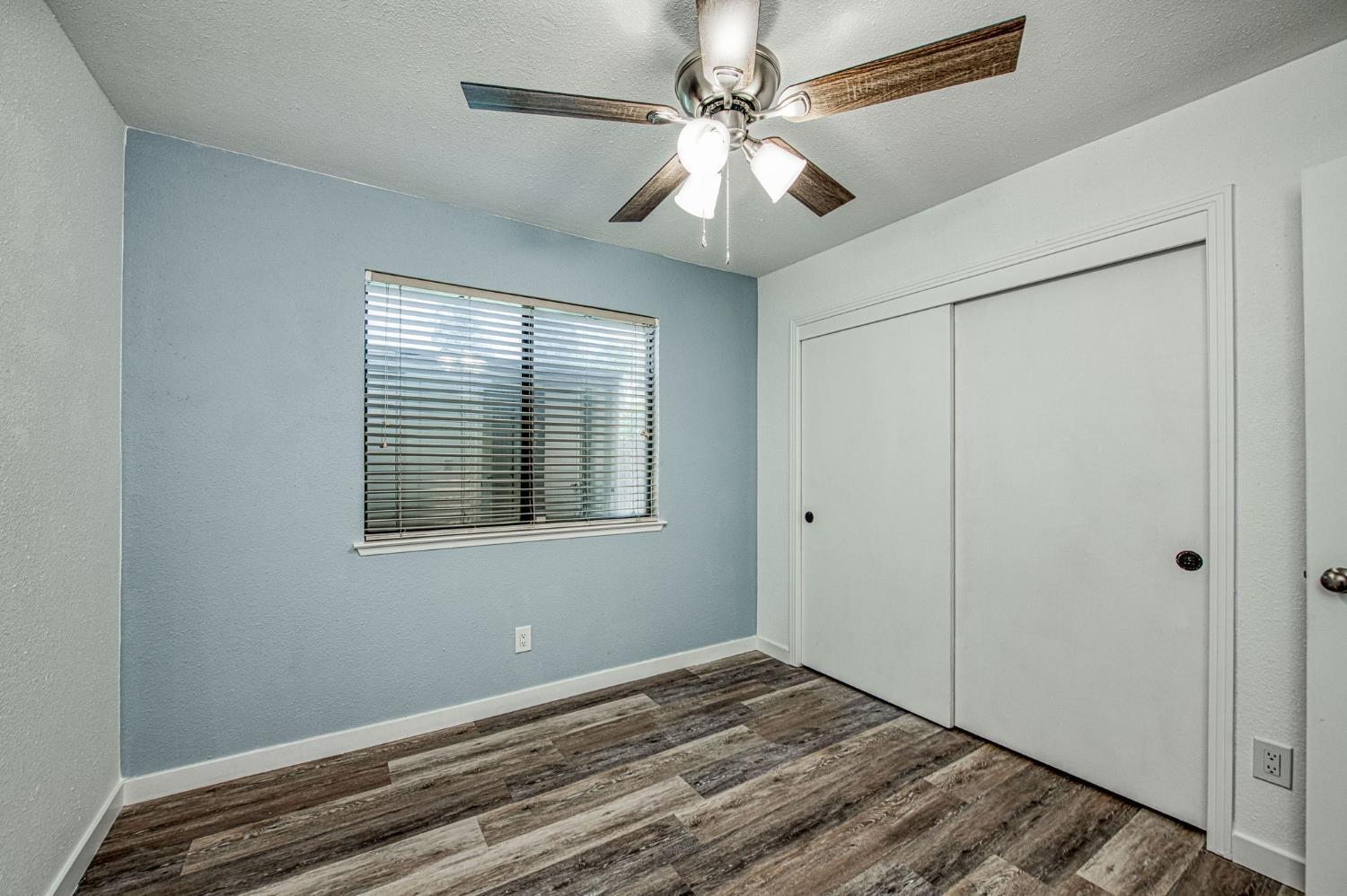 2250 Escalon Ave, Clovis, CA 93611